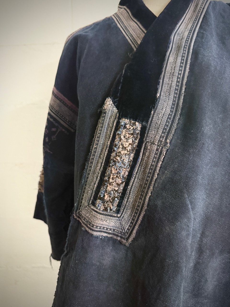 貴州省・施洞苗族(shi dong miao/シードン・ミャオ) 頭紋布（菱紋織